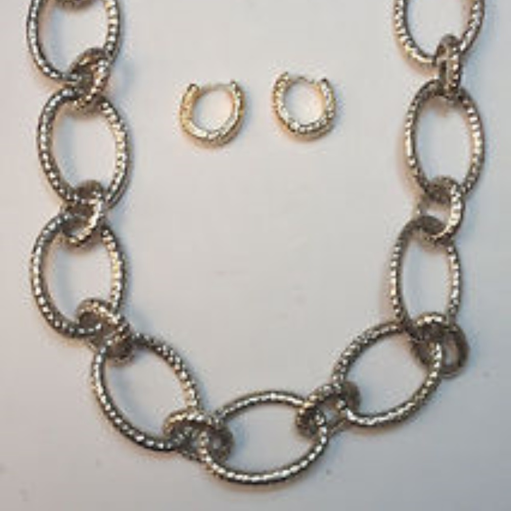 Premier Designs Poised necklace